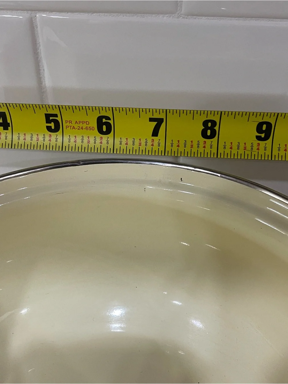 Tabletops Unlimited Vitroceramic Round Ceramic Casserole w/ Lid 9